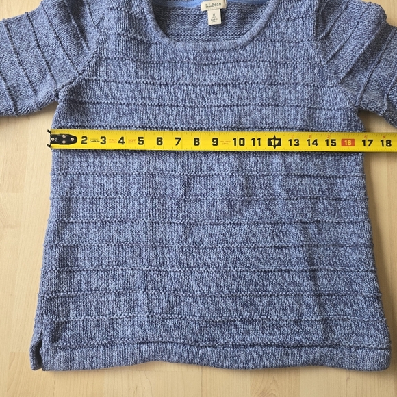 L.L. Bean Crew Neck Sweater Size Medium Petite - Picture 5 of 7